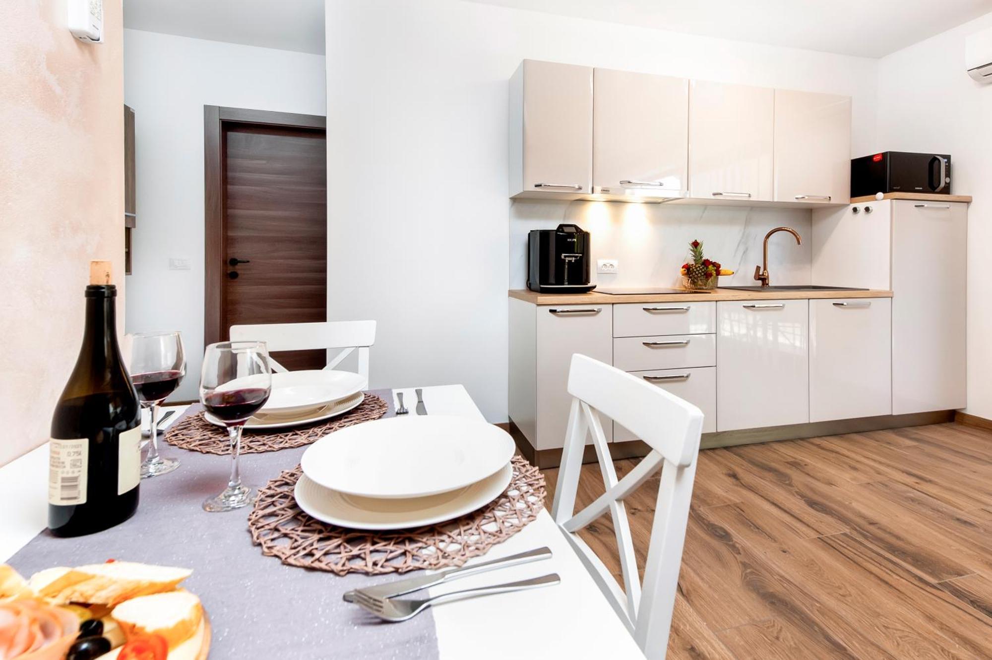 רוביני Apartman Lorena מראה חיצוני תמונה